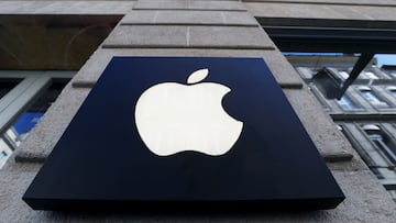 FILE PHOTO: The logo of Apple company is seen outside an Apple store in Bordeaux, France, March 22, 2019. REUTERS/Regis Duvignau/File Photo