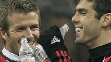 El ex madridista ya conoce la intención del seleccionador inglés, Fabio Capello, de contar con él para el Mundial de Sudáfrica en el caso de que esté jugando en la elite del fútbol mundial, por lo que Beckham no parece dispuesto a quedarse sin opciones de disputar el campeonato del mundo por su regreso a Los Angeles Galaxy.