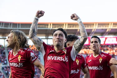 El Cartagena remonta y noquea al Murcia