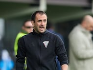 Antxón Muneta, entrenador del Mirandés.