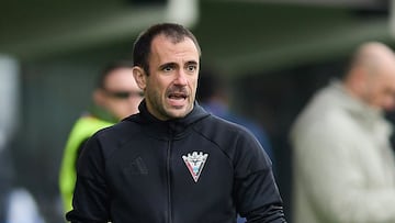 Antxón Muneta, entrenador del Mirandés.