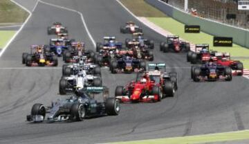 Salida del GP de España con Nico Rosberg encabezando la carrera