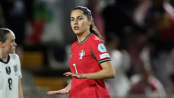 Favorazo de Inglaterra y Kika a La Roja