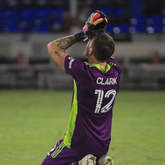 Portero campeón del MLS is Back se reencuentra con su esposa