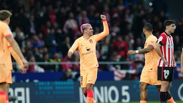 MADRID, 19/02/2023.- El delantero francés del Atlético de Madrid, Antoine Griezmann, celebra el primer gol del equipo madrileño durante el encuentro correspondiente a la jornada 22 que disputan hoy domingo frente al Athletic Club en el estadio Metropolitano, en Madrid. EFE / Borja Sánchez-Trillo.
