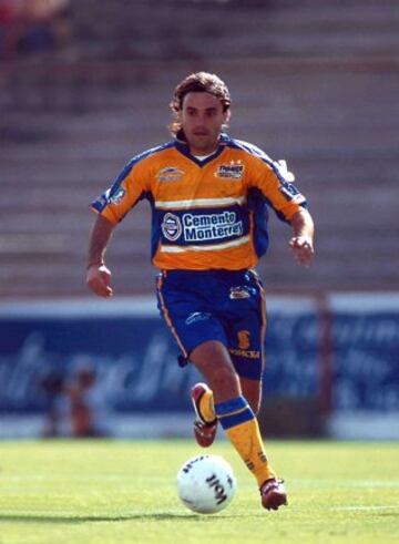 José Luis Sierra llegó con gran cartel a Tigres y se fue rápido.