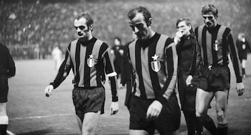 Mazzola, a la izquierda, con el Inter.