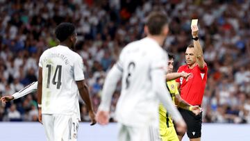 04/10/25 PARTIDO PRIMERA DIVISION
REAL MADRID - VILLARREAL
TARJETA AMARILLA AURELIEN TCHOUAMENI GUILLERMO CUADRA FERNANDEZ MONTERO ARBITRO