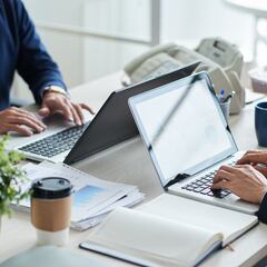 O regresan a la oficina o despedidos: las grandes empresas exigen de nuevo a sus trabajadores estar bajo el mismo techo