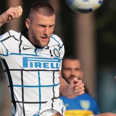 Mou busca competencia para Davinson: Skriniar, el objetivo