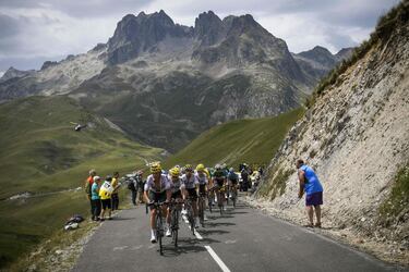 Vasil Kiryienka, Michal Kwiatkowski, Mikel Landa, Mikel Nieve, Christopher Froome y Fabio Aru durante la décimo octava etapa del Tour de Francia.