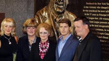 Los Yanquis inauguran un monumento que inmortaliza la figura de Steinbrenner