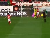 ¿Involuntario? El extraño autogol que se dio en Portugal