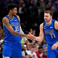 The Mavs retain center Christian Wood for now