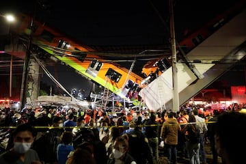 Cuerpos de seguridad llegaron a la zona para ayudar a las personas afectadas y empezar a trasladarlas al hospital.