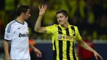 Robert Lewandowski celebra el cuarto gol del Borussia y el cuarto en su cuenta personal.