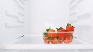 New research shows that ripping plastic packaging from food can cause it to be covered in microplastics.