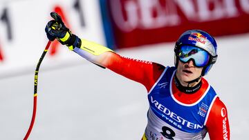 SAALBACH-HINTERGLEMM (Austria), 07/02/2025.- Marco Odermatt of Switzerland gestures in the finish area during the Men's Super G race at the FIS Alpine Skiing World Championships in Saalbach Hinterglemm, Austria, 07 February 2025. (Suiza) EFE/EPA/JEAN-CHRISTOPHE BOTT