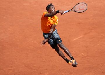 Curiosa imagen de Gael Monfils durante el partido ante Stanislas Wawrinka.