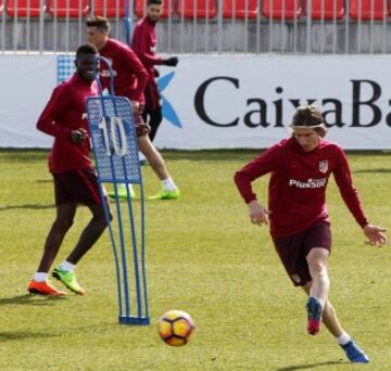 En el entrenamiento, Simeone dio pistas de los posibles titulares ante el Deportivo. 