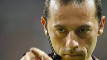 El árbitro turco Cuneyt Cakir.
