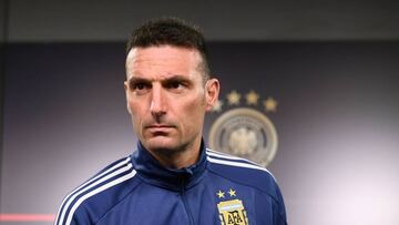 Argentina&#039;s coach Lionel Scaloni arrives for a press conference of the Argentinian national football team in Dortmund, western Germany on October 8, 2019. - Germany plays a friendly soccer match against Argentina in Dortmund on Wednesday. (Photo by Ina FASSBENDER / AFP)