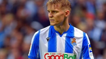 Real Sociedad&#039;s Norwegian midfielder Martin Odegaard looks on during the Spanish league football match between Real Sociedad and Getafe CF at the Anoeta stadium in San Sebastian on October 6, 2019. (Photo by ANDER GILLENEA / AFP)