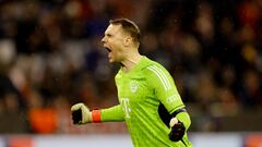 Munich (Germany), 05/03/2024.- Munich's goalkeeper Manuel Neuer celebrates winning the UEFA Champions League round of sixteen second leg match between FC Bayern Munich and SS Lazio, in Munich, Germany, 05 March 2024. (Liga de Campeones, Alemania) EFE/EPA/RONALD WITTEK
