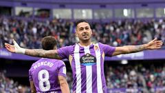 VALLADOLID, SPAIN - OCTOBER 22: Sergio Leon of Real Valladolid CF celebrates after scoring their team's first goal during the LaLiga Santander match between Real Valladolid CF and Real Sociedad at Estadio Municipal Jose Zorrilla on October 22, 2022 in Valladolid, Spain. (Photo by Octavio Passos/Getty Images)