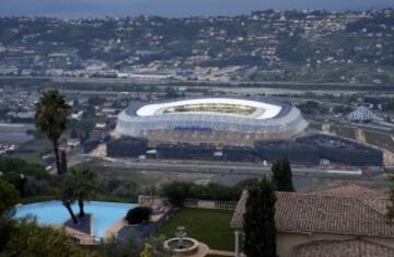 Stade de Nice (Niza). Capacidad UEFA: 35.000.