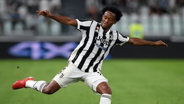 Juan Cuadrado durante un partido con Juventus.