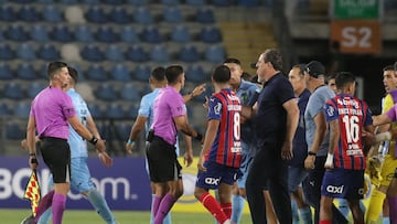 Futbol, O’Higgins vs Esporte Clube Bahia,
Segunda Fase, Conmebol Libertadores 2026
Los jugadores de Esporte Clube Bahia lamentan la derrota frente a O’Higgins durante el partido de Conmebol Libertadores disputado en el Estadio Codelco El Teniente de Rancagua, Chile.
18/2/2026
Jorge Loyola/Photosport
Football, O’Higgins vs Esporte Clube Bahia,
second phase, Conmebol Libertadores 2026
Esporte Clube Bahia’s players reacts after loosing against O’Higgins during a Conmebol Libertadores match at the Codelco El Teniente stadium in Rancagua, Chile.
18/2/2026
Jorge Loyola/Photosport