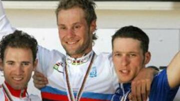 <b>EL PODIO.</b> Boonen, Valverde y Geslin han conseguido las medallas de oro, plata y bronce respectivamente en la prueba en línea masculina de los mundiales de ciclismo en carretera.
