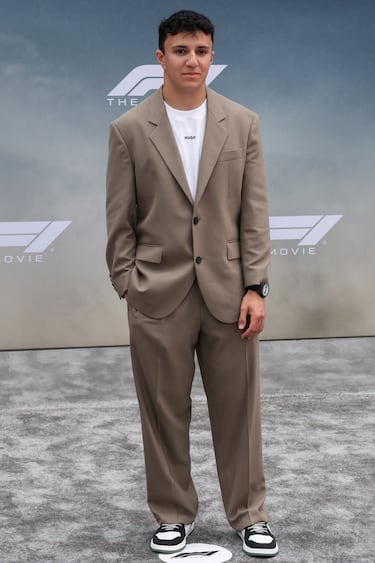 Isack Hadjar posa en la alfombra roja del preestreno de 'F1: La película' celebrado en la ciudad de Nueva York.