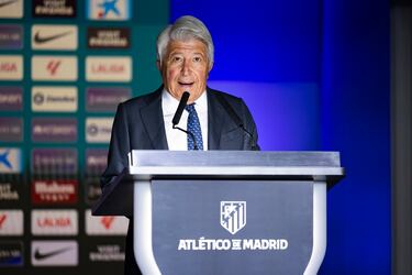 Enrique Cerezo durante la presentación. 