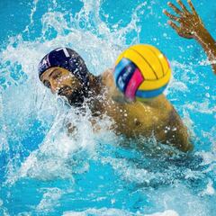 España coge ventaja y gana a Francia a hombros de Munarriz