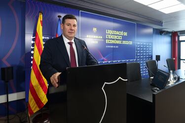 Vicepresidente económico. Dejó el club para emprender nuevas actividades profesionales que le impedían dedicar tiempo al club. 
