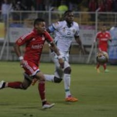 Ayron del Valle: "Néider es un mago dentro de la cancha"