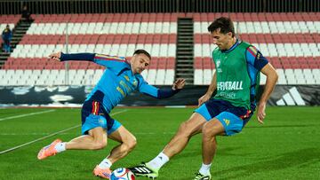 17/11/25 PREVIA CLASIFICACION MUNDIAL 2026
CIUDAD DEPORTIVA DEL SEVILLA
SELECCION ESPAÑOLA ESPAÑA - TURQUIA ENTRENAMIENTO ALEIX GARCIA DANIEL VIVIAN