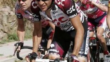 <b>LOS FAVORITOS.</b> Sólo Efimkin se quedó atrás al intentar aguantar el ritmo de Sastre.