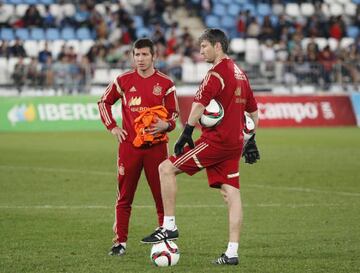 Albert Celades y Miguel Ángel España, en una imagen de archivo durante su etapa en la Sub-21.