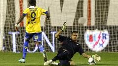 Las Palmas sale invicta de Vallecas y logra pasar de ronda