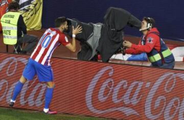 Carrasco celebra el 4-2.