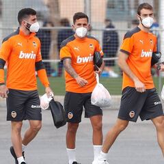 El Valencia, abocado a la ruleta rusa de los últimos días del mercado