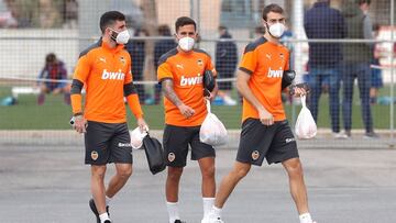 Un retraso en las PCR priva a Gracia de sus fichajes