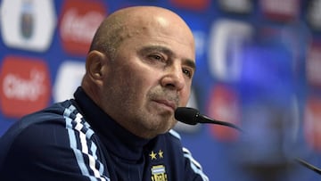 Jorge Sampaoli en rueda de prensa con Argentina.