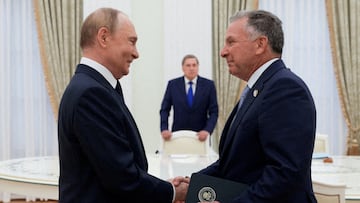 FILE PHOTO: Russian President Vladimir Putin welcomes U.S. President Donald Trump's envoy Steve Witkoff during a meeting in Moscow, Russia August 6, 2025. Sputnik/Gavriil Grigorov/Pool via REUTERS ATTENTION EDITORS - THIS IMAGE WAS PROVIDED BY A THIRD PARTY/File Photo