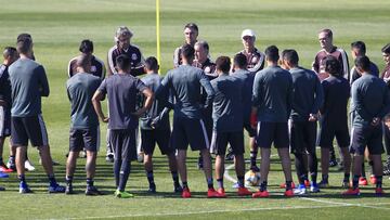 La Selección Mexicana trabajó este miércoles a puerta cerrada de cara al amistoso ante Chile. El 'Tata' afina detalles para su primer once.
