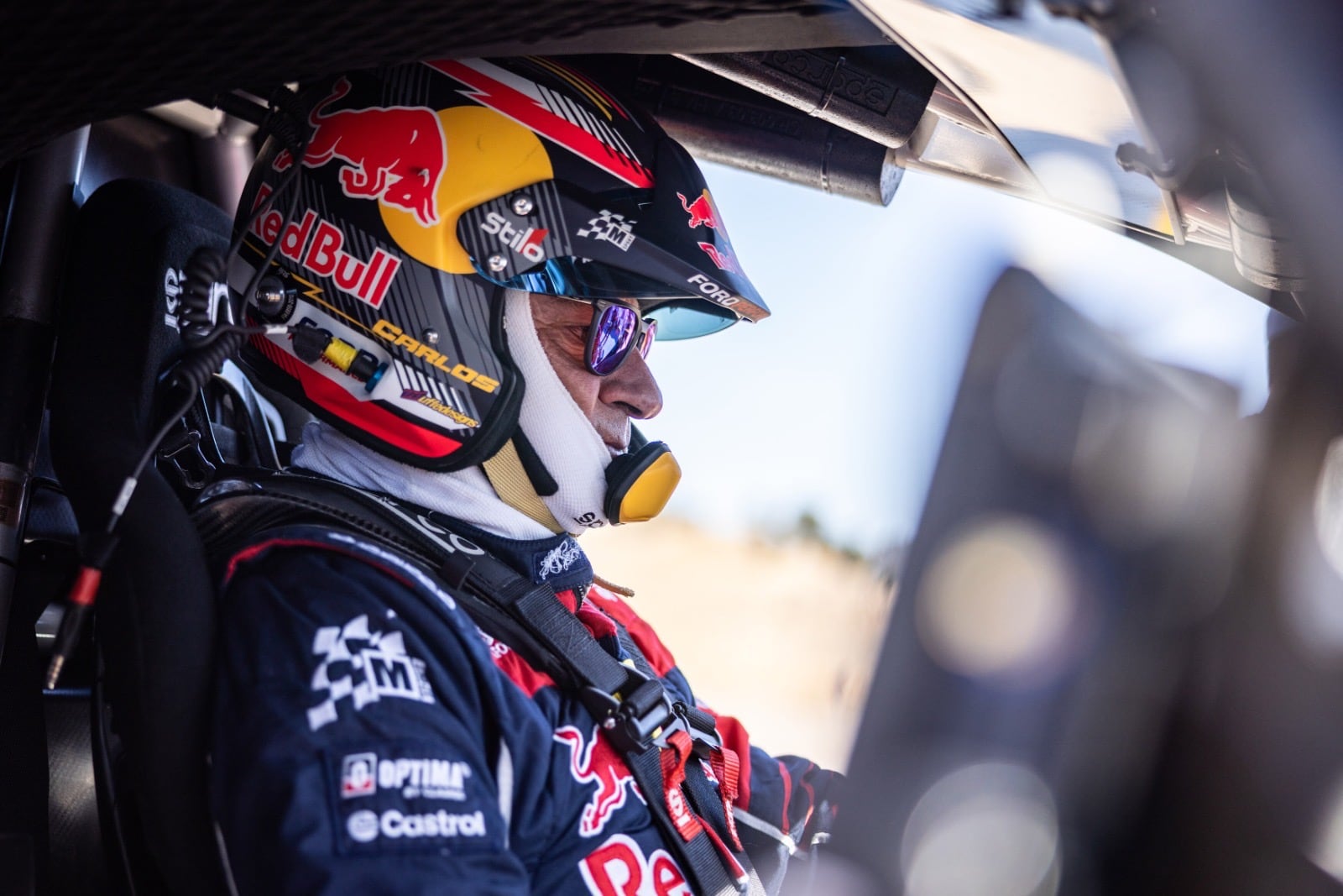 Carlos Sainz con el Ford Raptor del Dakar que participa en el Rally de Marruecos.