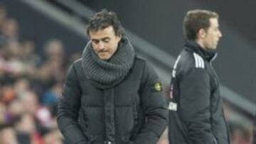 Luis Enrique, dando instrucciones.